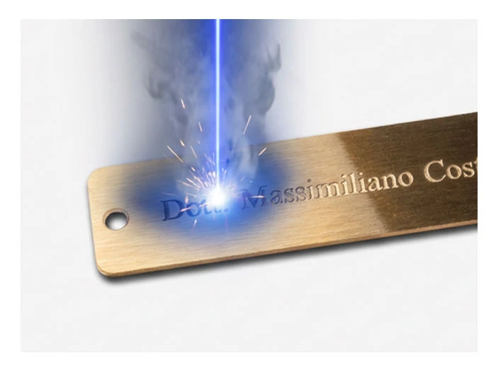 Incisione e marcatura laser su targhette citofono