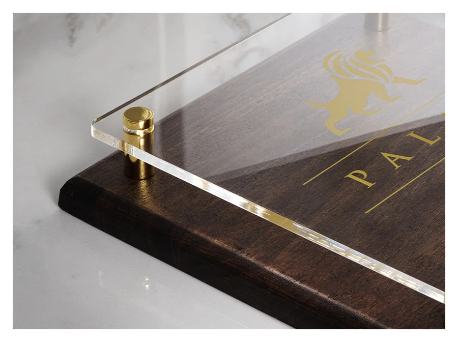 DualPlate Wood in Hotel