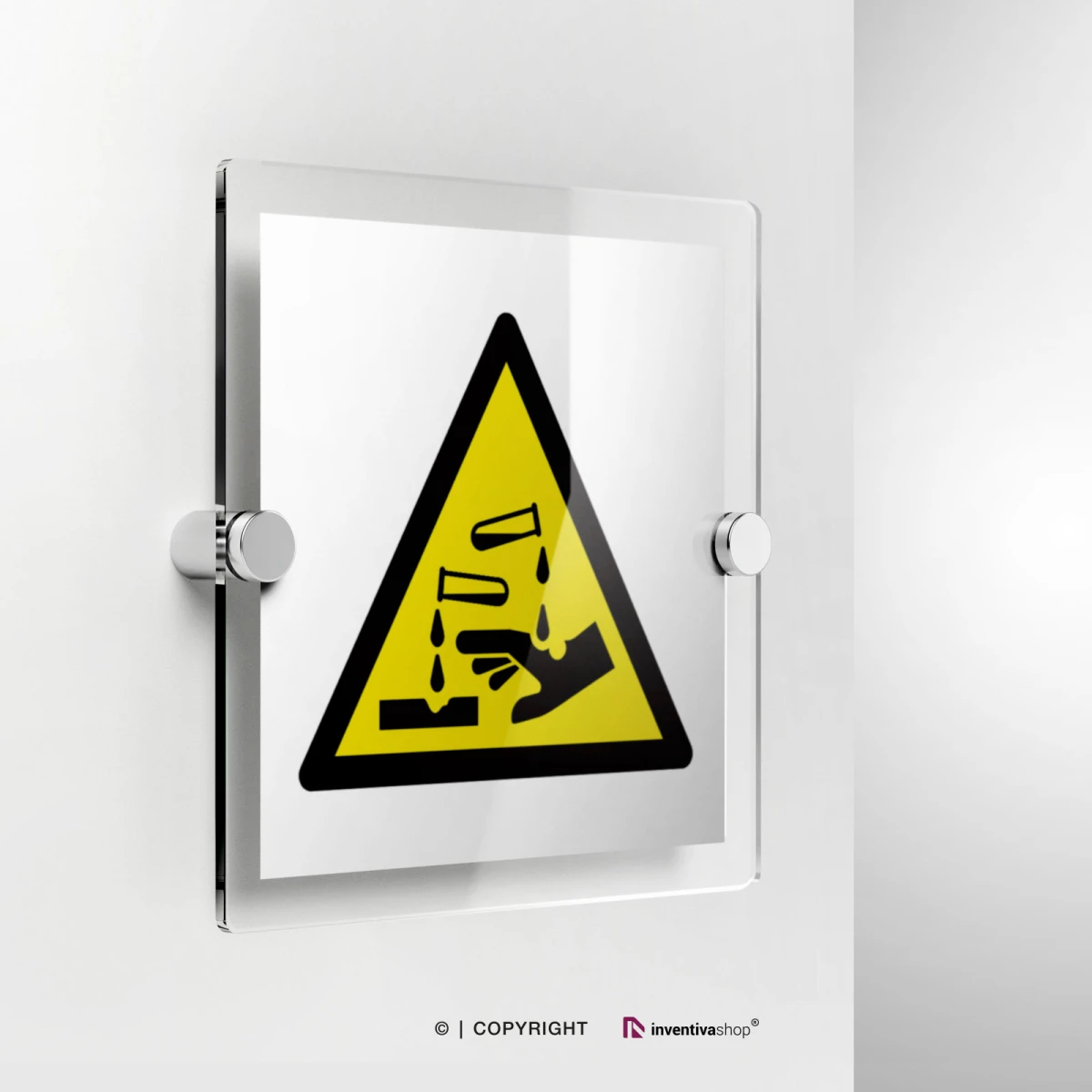 Cartello pericolo materiali corrosivi W023 in plexiglass con fissaggio a parete