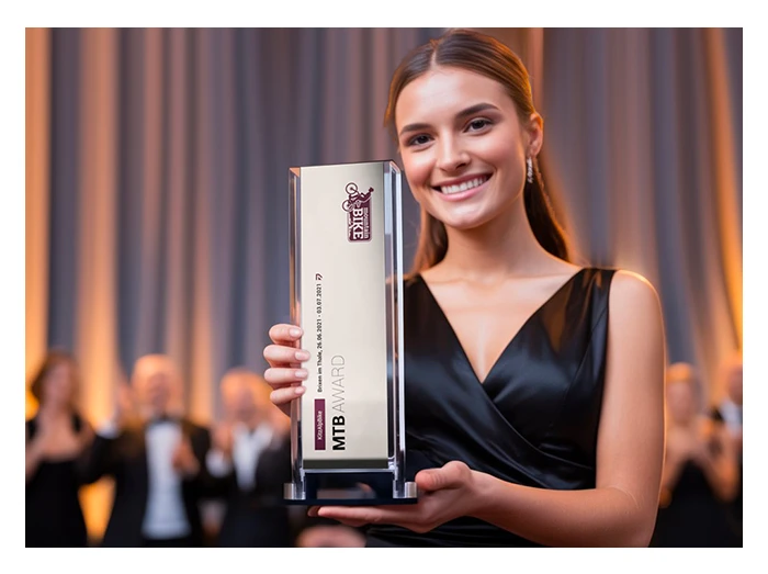 Premiazione con trofeo modello Slim finitura silver
