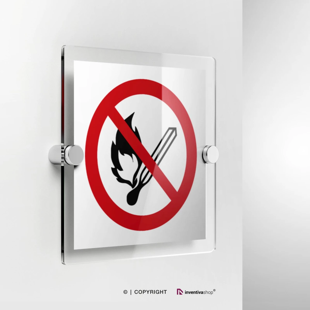Cartello vietato usare fiamme libere P003 in plexiglass con fissaggio a parete