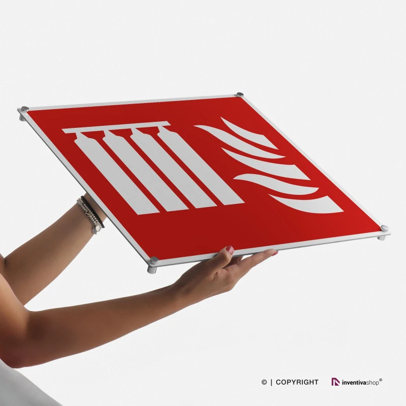 Cartello batteria fissa di estintori F008