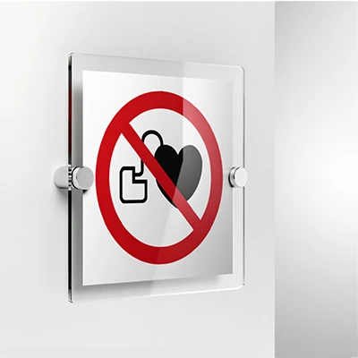 Cartello vietato l'accesso ai portatori di pacemaker P007
