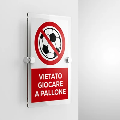 Cartello vietato giocare a pallone con testo mod. verticale