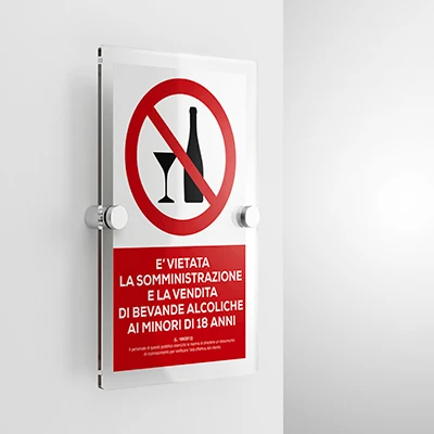 Cartello vietati alcolici ai minori con testo mod. verticale