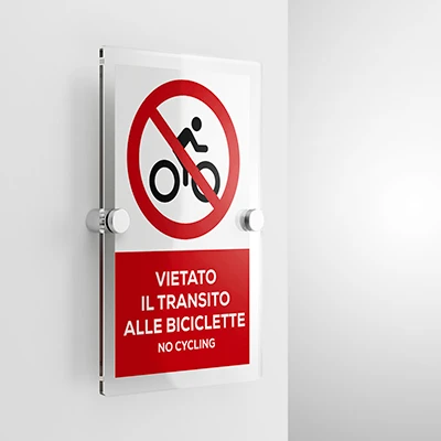Cartello vietato il transito alle biciclette con testo mod. verticale