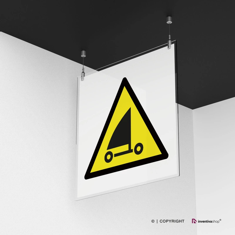 Cartello di pericolo attenzione sand yachting W059