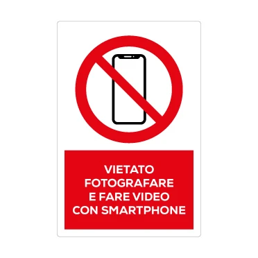 Vietato fotografare e fare video con smartphone