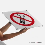 Cartello vietato usare i cellulari P013