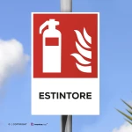 Cartello estintore antincendio con testo mod. verticale