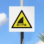 Cartello di pericolo attenzione sand yachting W059