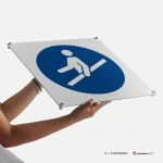 Cartello obbligatorio usare il corrimano M012