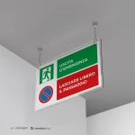 Cartello uscita d'emergenza lasciare libero il passaggio