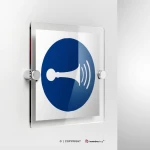 Cartello obbligo di usare una segnalazione acustica M029