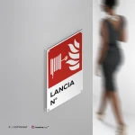Cartello lancia antincendio con testo mod. verticale