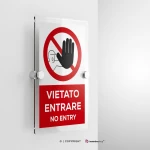 Cartello vietato entrare con testo mod. verticale