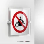 Cartello di divieto di transito alle bici e alle moto