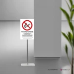 Cartello vietato fumare con legge mod. verticale