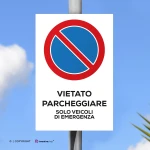 Cartello vietato parcheggiare con testo mod. verticale
