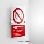 Cartello vietato depositare qualsiasi tipo di materiale con testo mod. verticale