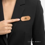 Badge in acrilico inciso
