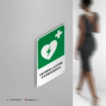 Cartello defibrillatore d'emergenza con testo mod. verticale