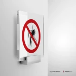 Cartello vietato l'accesso ai portatori di protesi P014
