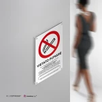 Cartello vietato fumare con legge mod. verticale