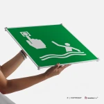Cartello punto di chiamata persona in mare E069