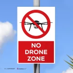 Cartello no drone zone con testo mod. verticale