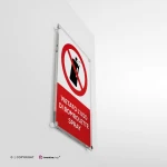 Cartello vietato l'uso di bombolette spray con testo mod. verticale