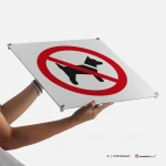 Cartello vietato l'accesso ai cani P021
