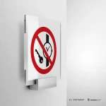 Cartello vietato entrare con oggetti metallici P008