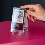 Cavaliere da tavolo ristorante con QR code