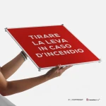 Cartello tirare la leva in caso di incendio
