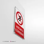 Cartello vietato correre con testo mod. verticale