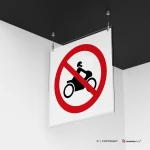 Cartello di divieto di transito alle bici e alle moto