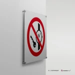 Cartello vietato entrare con oggetti metallici P008