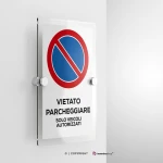 Cartello vietato parcheggiare con testo mod. verticale