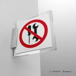 Cartello divieto di manutenzione da parte degli utenti P069