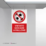 Cartello vietato giocare a pallone con testo mod. verticale