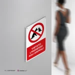 Cartello vietato l'ingresso agli animali con testo mod. verticale
